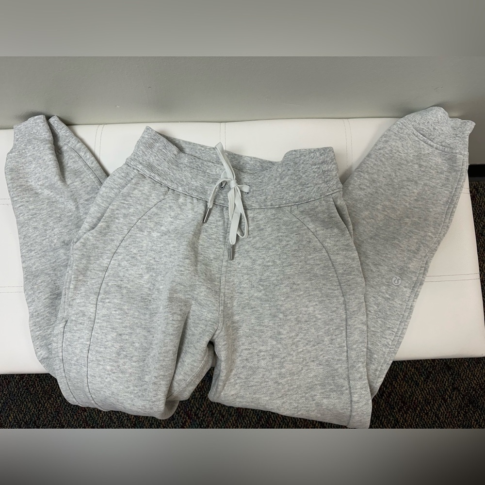 lulu scuba grey joggers!